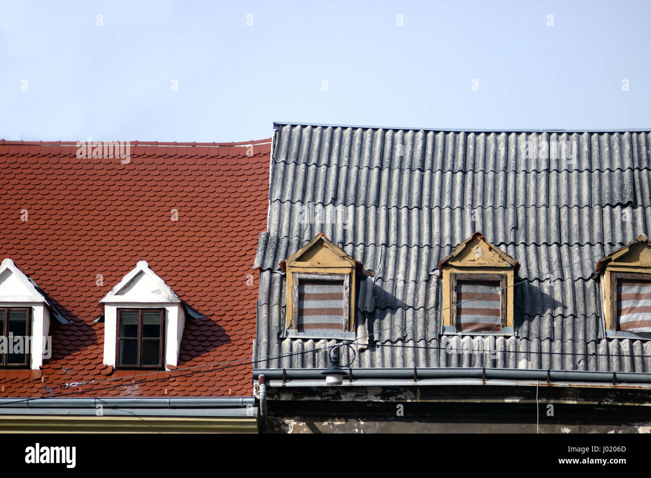 Toits de maison Banque de photographies et d’images à haute résolution