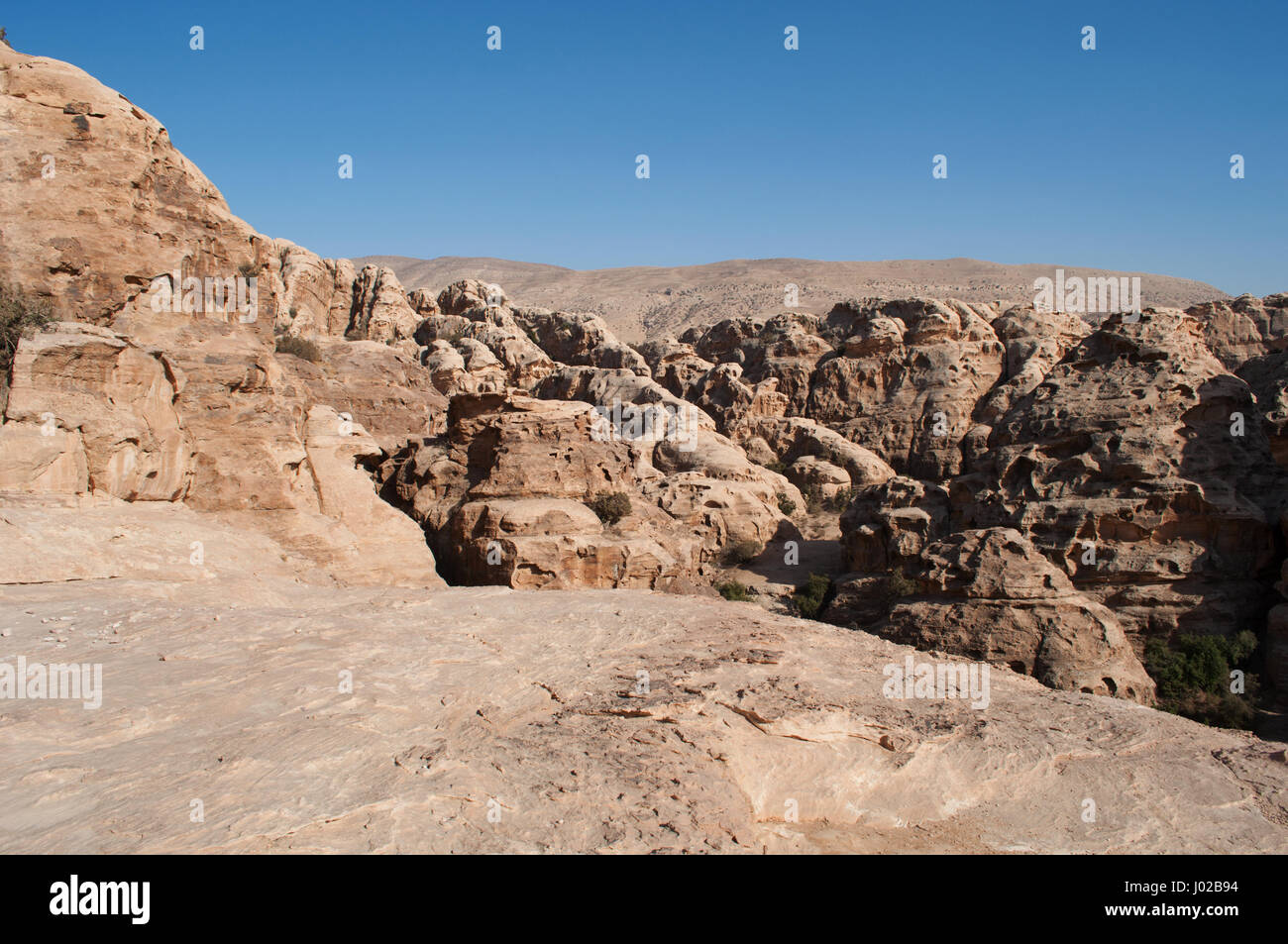 Les rochers et les montagnes dans le siq Al Barid, le canyon à froid, l'entrée principale de la ville nabatéenne de Beidha, célèbre comme le petit Petra Banque D'Images
