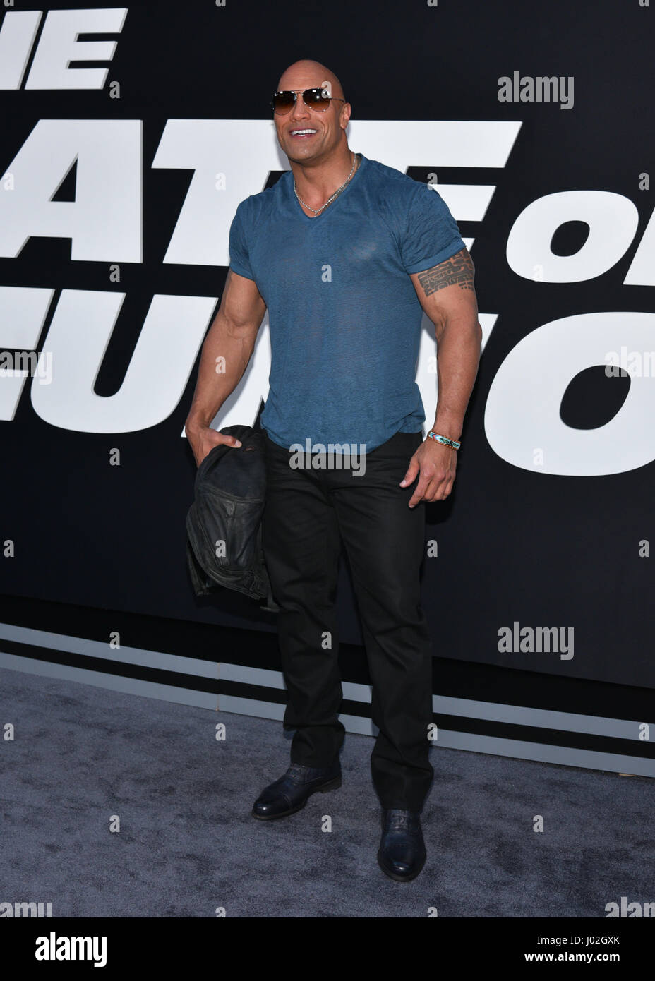New York, USA. 8 avril, 2017. Dwayne Johnson participe à 'Le sort de la Furious' New York Premiere au Radio City Music Hall le 8 avril 2017 à New York. crédit : Erik Pendzich Crédit : Erik Pendzich/Alamy Live News Banque D'Images