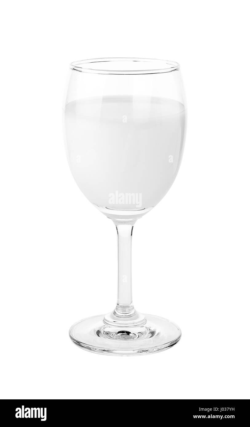 Du lait frais dans le verre sur fond blanc. Banque D'Images