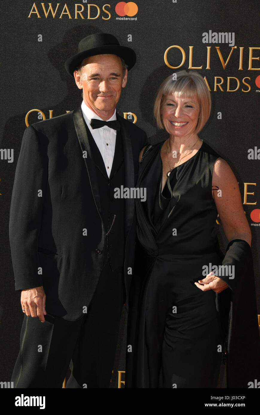 Mark Rylance et Claire van Kampen assistant à l'Olivier Awards 2017, s'est tenue au Royal Albert Hall à Londres. Banque D'Images