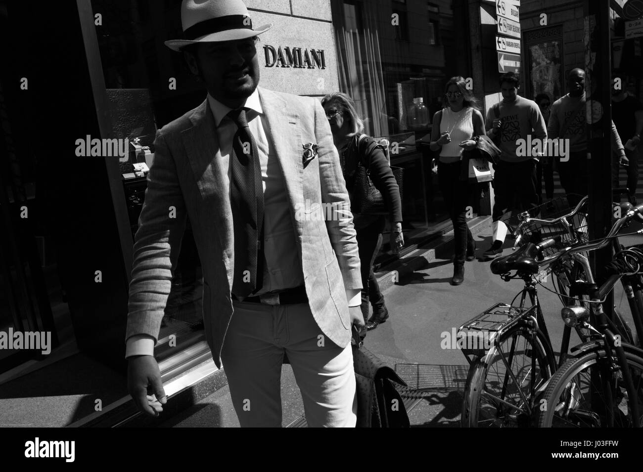 Les districts de la mode et du Design à Milan se croiseront, dans un jeu d'idées, les tendances et l'influence mutuelle Banque D'Images
