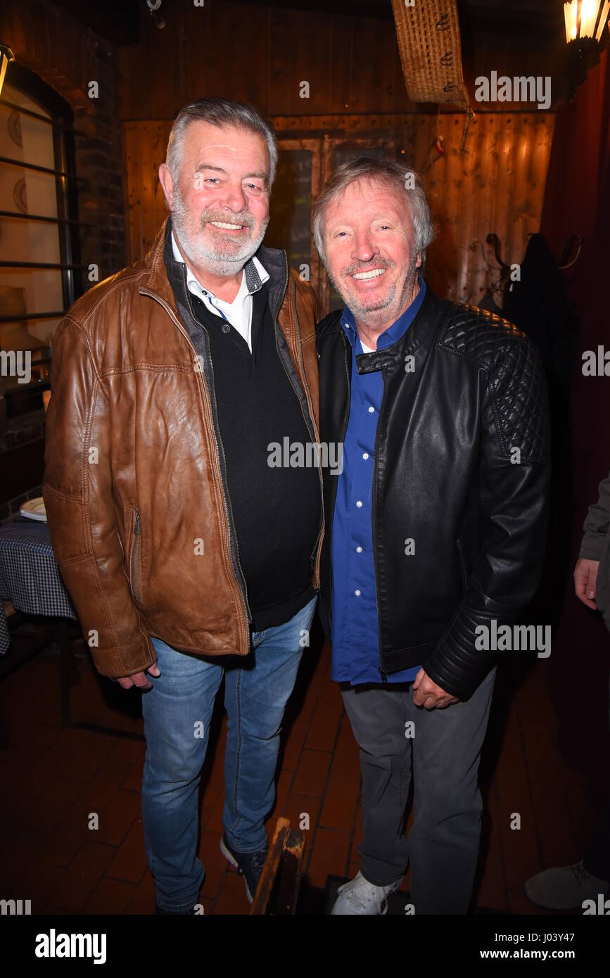 Sonnenklar.tv - Insider Party mit Nadja Abd El Farrag (Naddel) au restaurant Hostaria del Monte Croce à Mitte. Avec : Harry Wijnvoord, Werner Schulze-Erdel Où : Berlin, Allemagne Quand : 09 Mars 2017 Banque D'Images