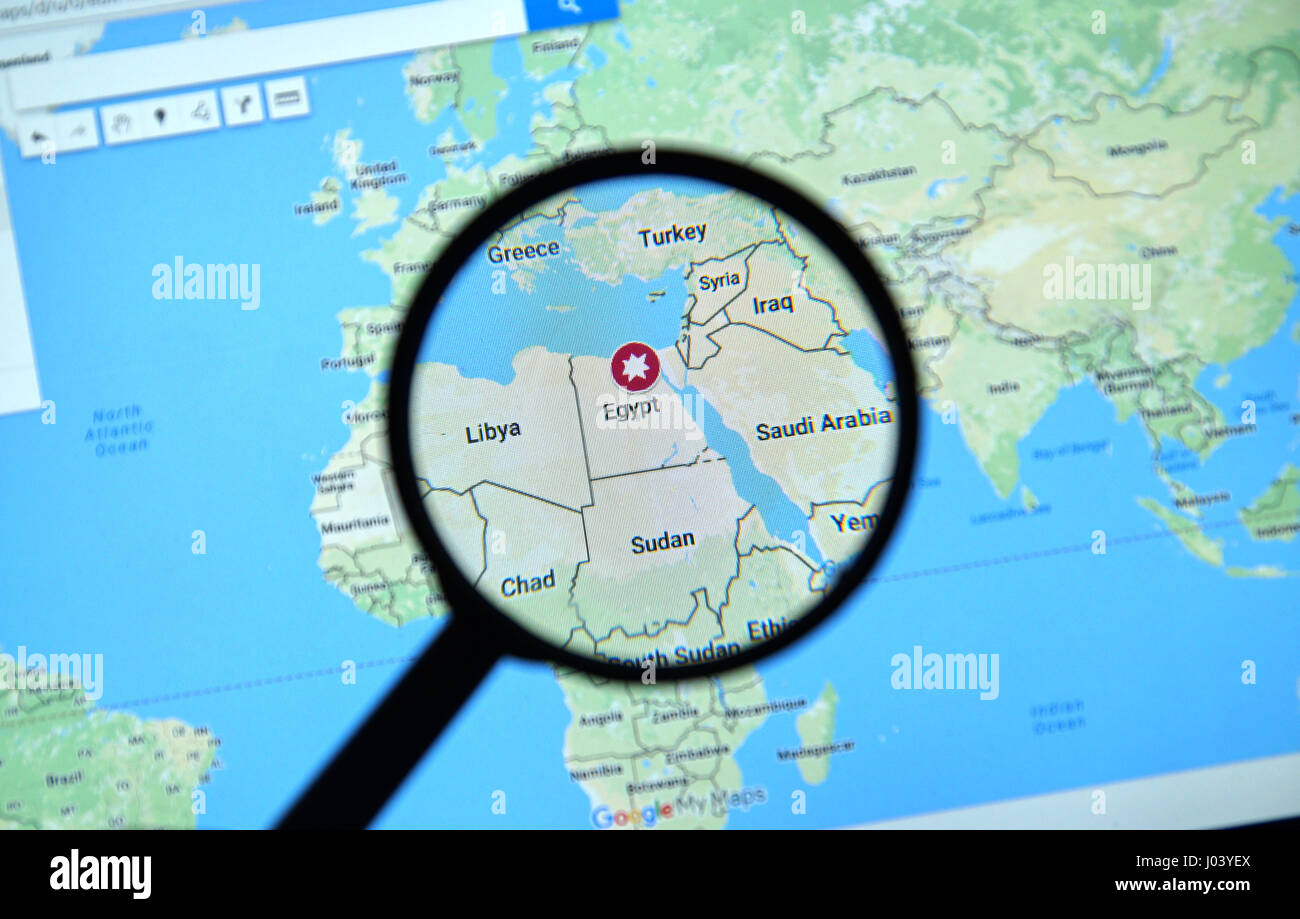 Montréal, Canada - 09 avril, 2017 : l'Egypte sur Google Maps avec l'icône d'Explosion sous loupe. Banque D'Images