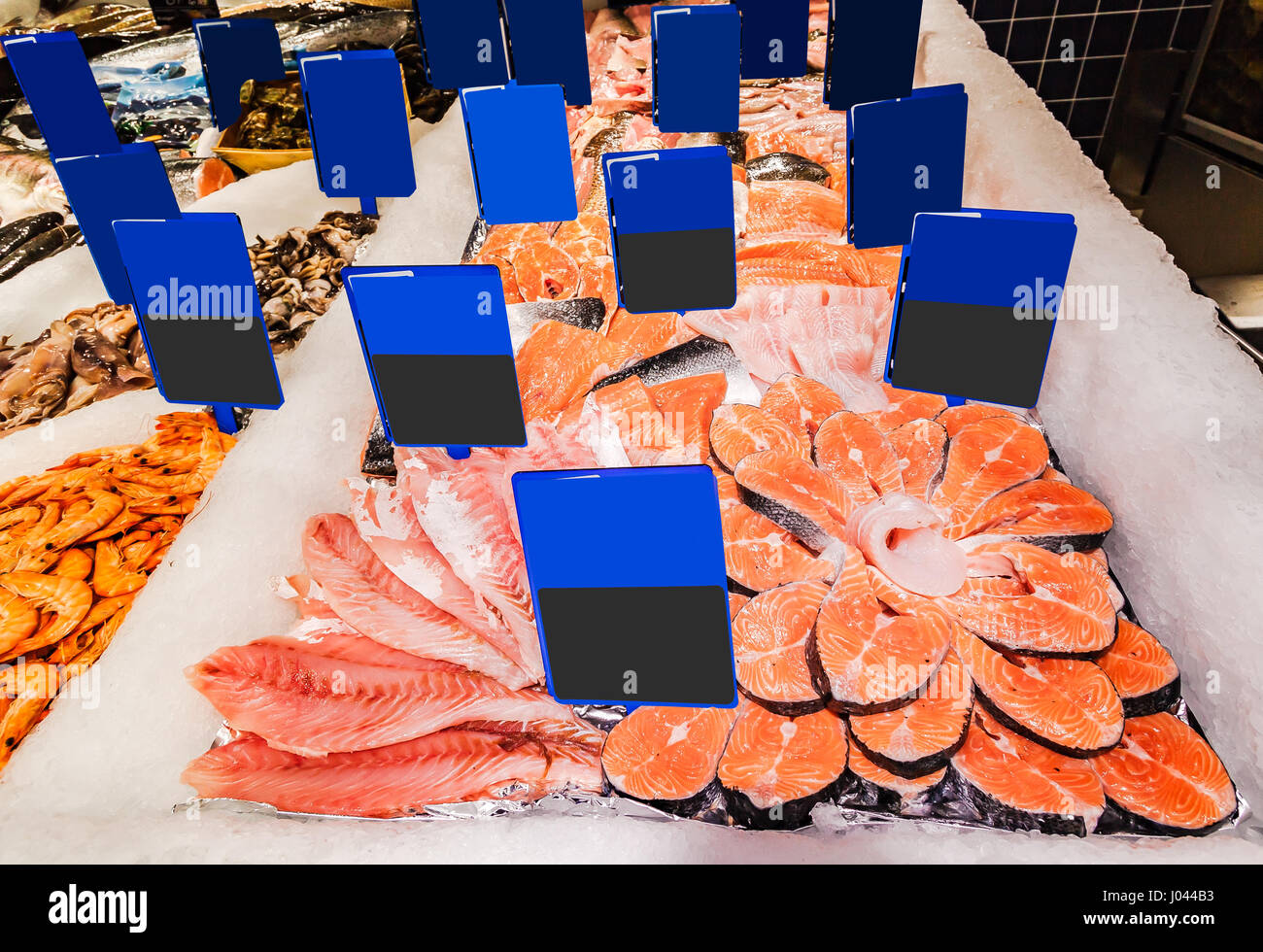 Des fruits de mer sur la glace du marché aux poissons Banque D'Images