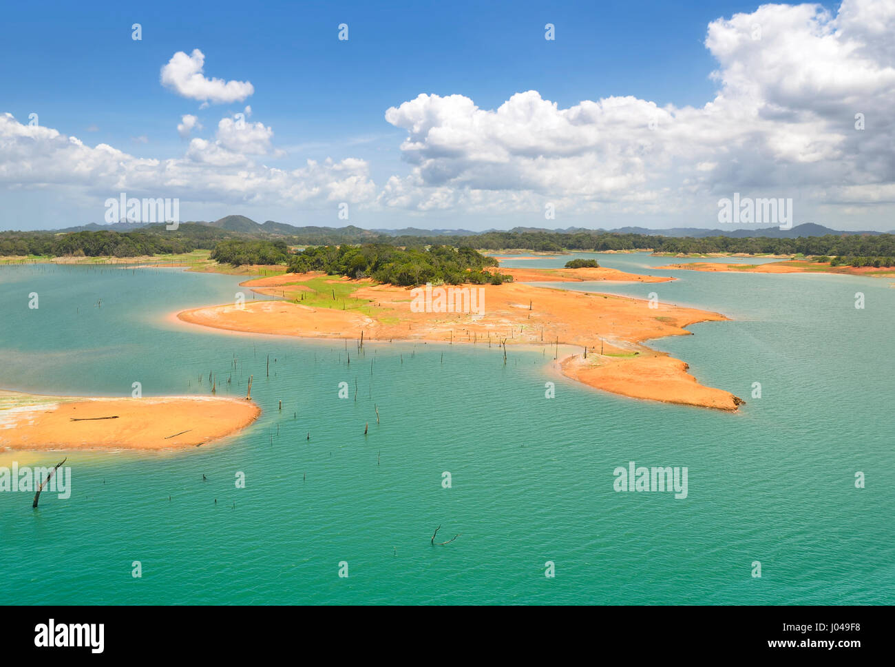 Vue aérienne du lac Gatun, Canal de Panama sur le côté de l'Atlantique ...