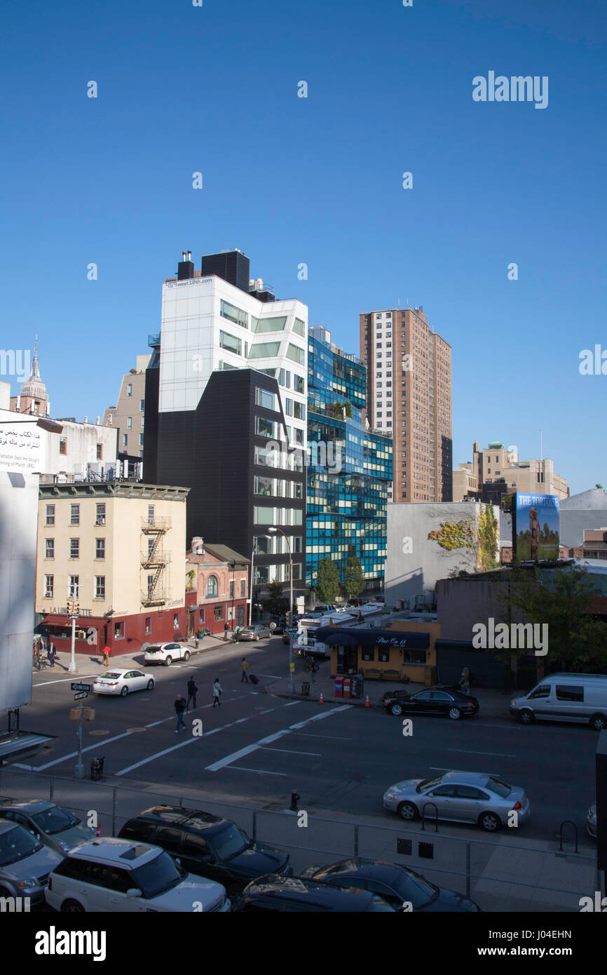 Les immeubles à appartements à la 18e Rue Ouest le long de la ligne élevée dans le Meatpacking District et Chelsea Manhattan New York USA Banque D'Images