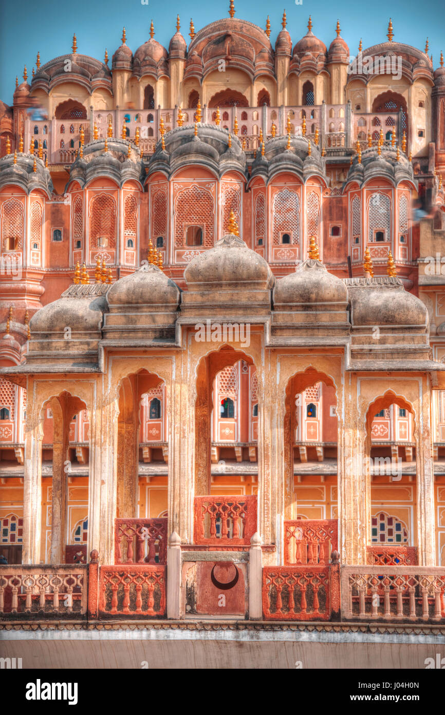 Jaipur - une ville en Inde, Rajasthan. Il a appelé la "Ville Rose" en raison de la couleur inhabituelle de pierre rose utilisés en construction Banque D'Images