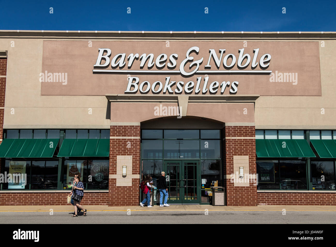 Lafayette - Circa Avril 2017 : Barnes & Noble Emplacement de vente au détail. Barnes & Noble est un leader de la distribution de contenus et de médias numériques dans le VIII Banque D'Images