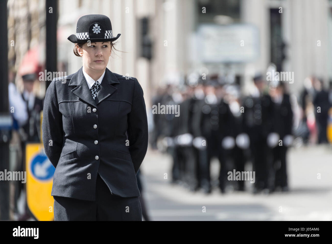 Londres, Royaume-Uni. 10 avr, 2017. Jour des funérailles de PC Keith Palmer qui a été tué à Westminster le 22 mars. Crédit : Guy Josse/Alamy Live News Banque D'Images