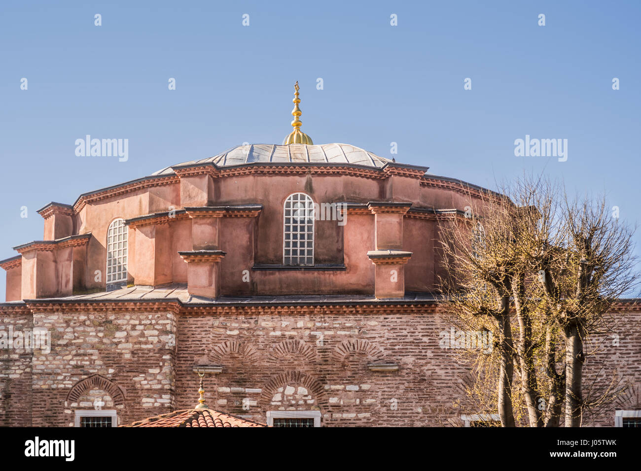 Mosquée de la petite Saintesophie, anciennement l'Église des saints