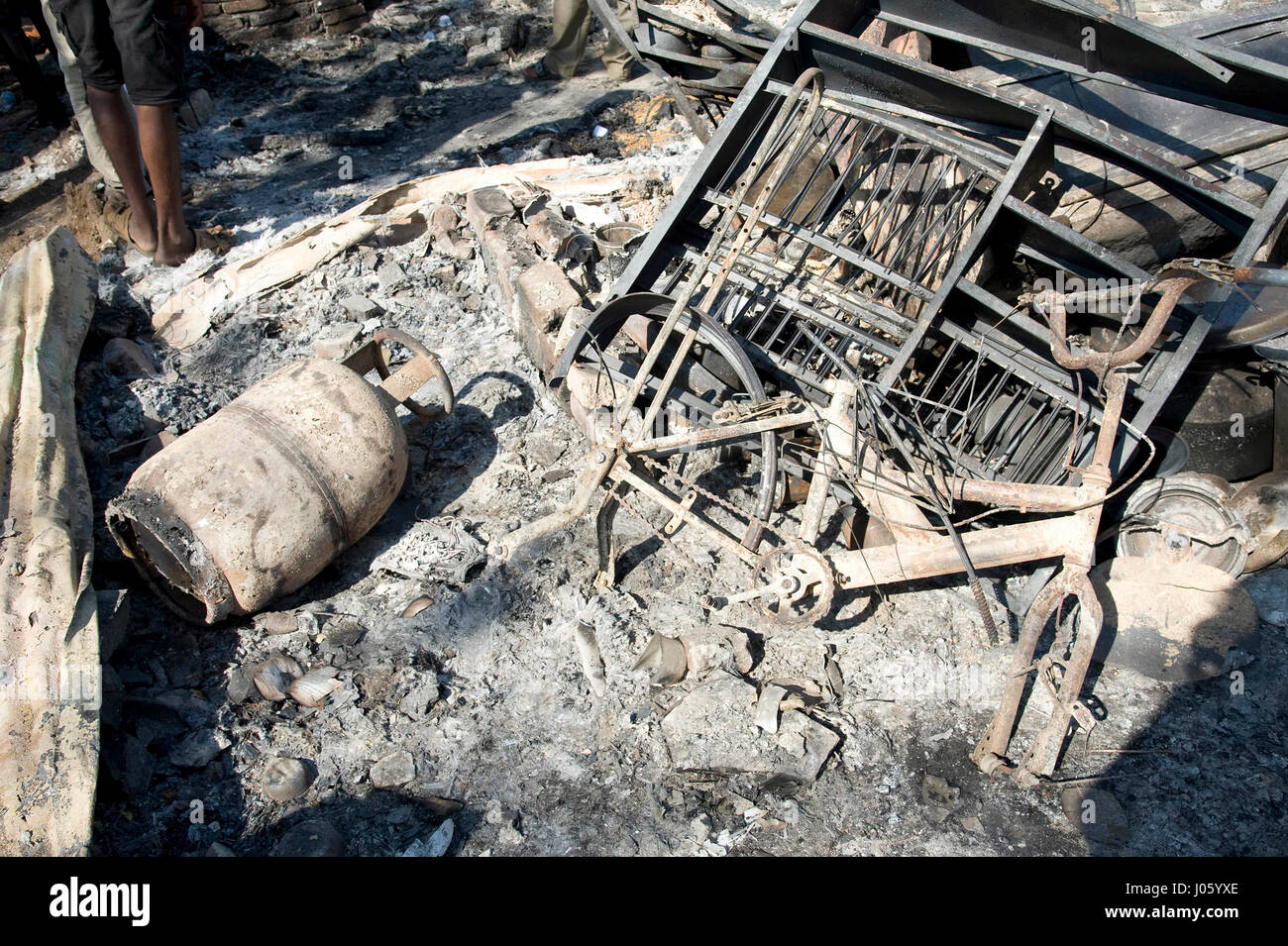 L'incendie de taudis, damu nagar, kandivali, Mumbai, Maharashtra, Inde, Asie Banque D'Images