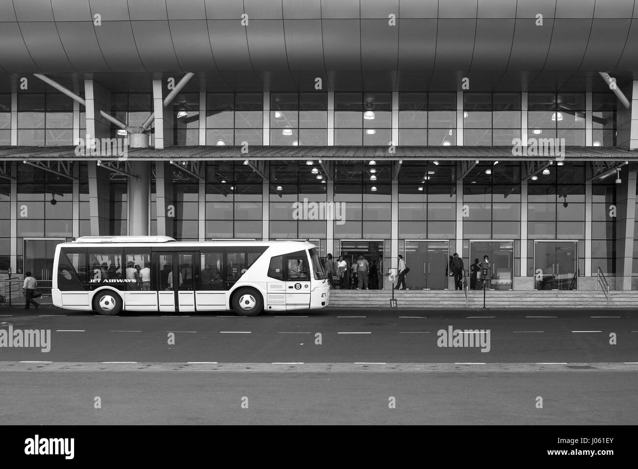 Au départ de l'aéroport domestique de Chhatrapati Shivaji gate, Mumbai, Maharashtra, Inde, Asie Banque D'Images