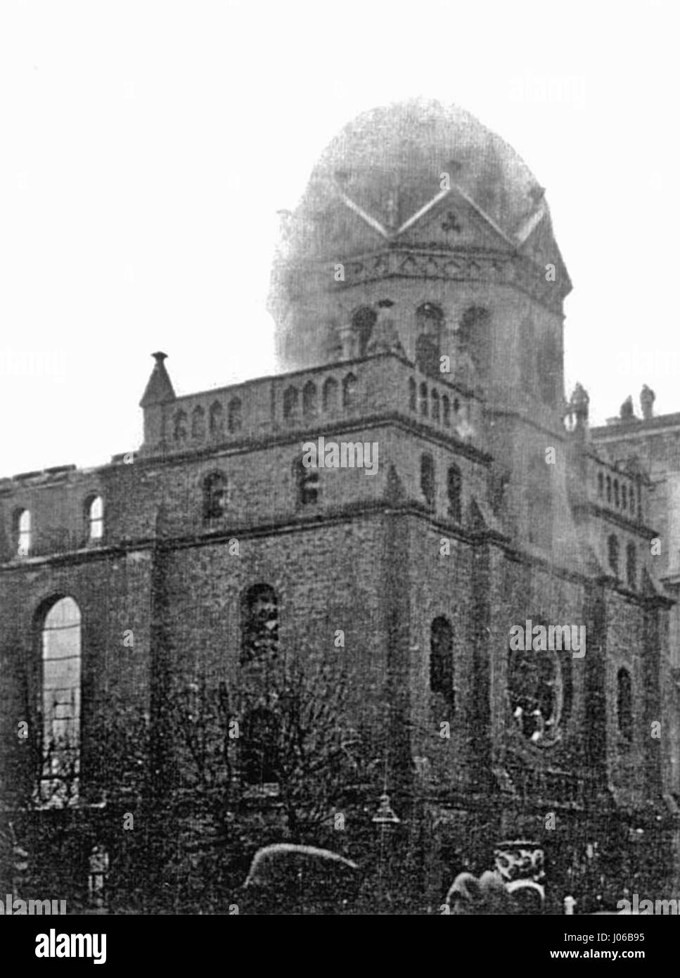 La synagogue de Kłodzko, située en Pologne, est un lieu de culte juif historique. Son architecture mêle les styles baroque et Renaissance, et elle est un point de repère culturel clé dans la région. Banque D'Images