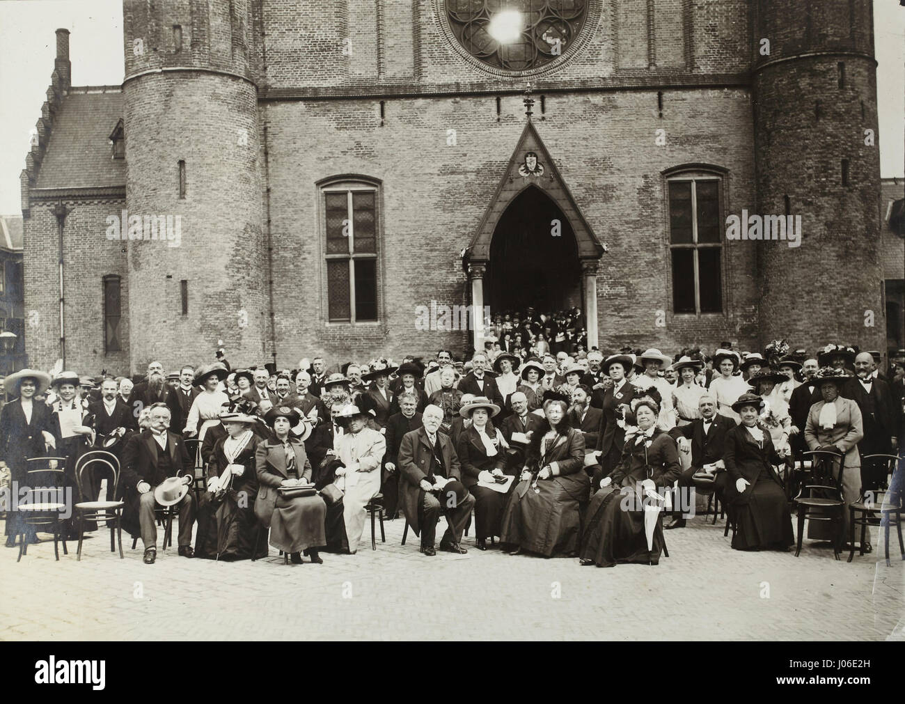 La *deuxième Conférence de la paix de la Haye* (deuxième Conférence de la paix de la Haye) a eu lieu en 1907 et était une réunion internationale axée sur l'élaboration de lois en matière de guerre, dans le but de prévenir de futurs conflits. Il s'agit d'un événement important dans l'histoire de la diplomatie et du droit internationaux. Banque D'Images