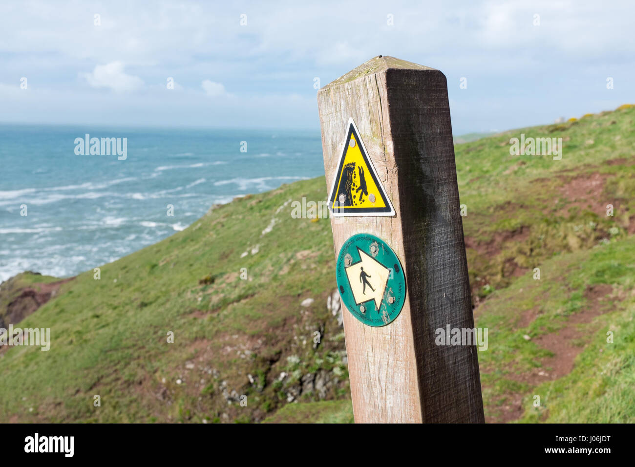 Chemin de la côte du Pembrokeshire, près de Freshwater West au Pays de Galles Banque D'Images