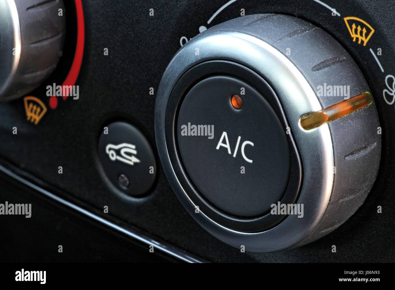 Régulateur de climatisation à l'intérieur de voiture Photo Stock - Alamy