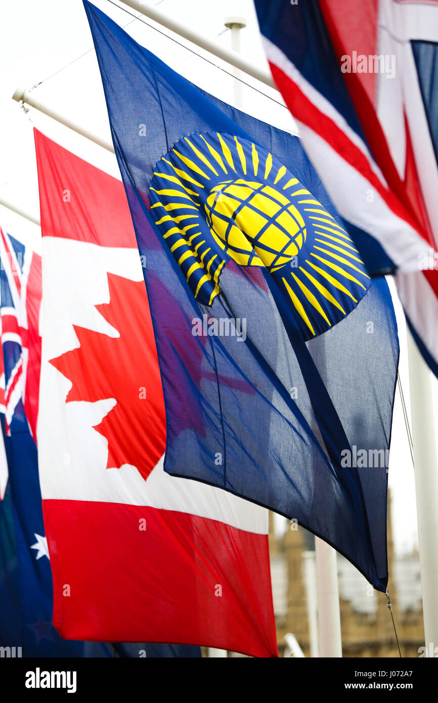 Drapeaux de la Communauté en place du Parlement, Londres, dans la perspective de la communauté le service dans l'abbaye de Westminster le 13 mars 2017. Où : London, Royaume-Uni Quand : 10 Mar 2017 Banque D'Images