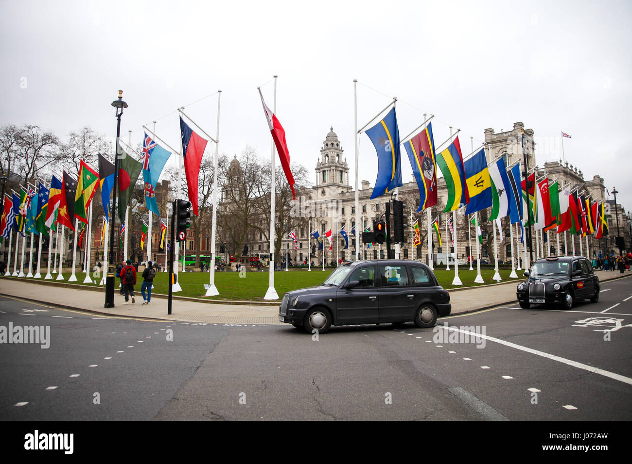 Drapeaux de la Communauté en place du Parlement, Londres, dans la perspective de la communauté le service dans l'abbaye de Westminster le 13 mars 2017. Où : London, Royaume-Uni Quand : 10 Mar 2017 Banque D'Images