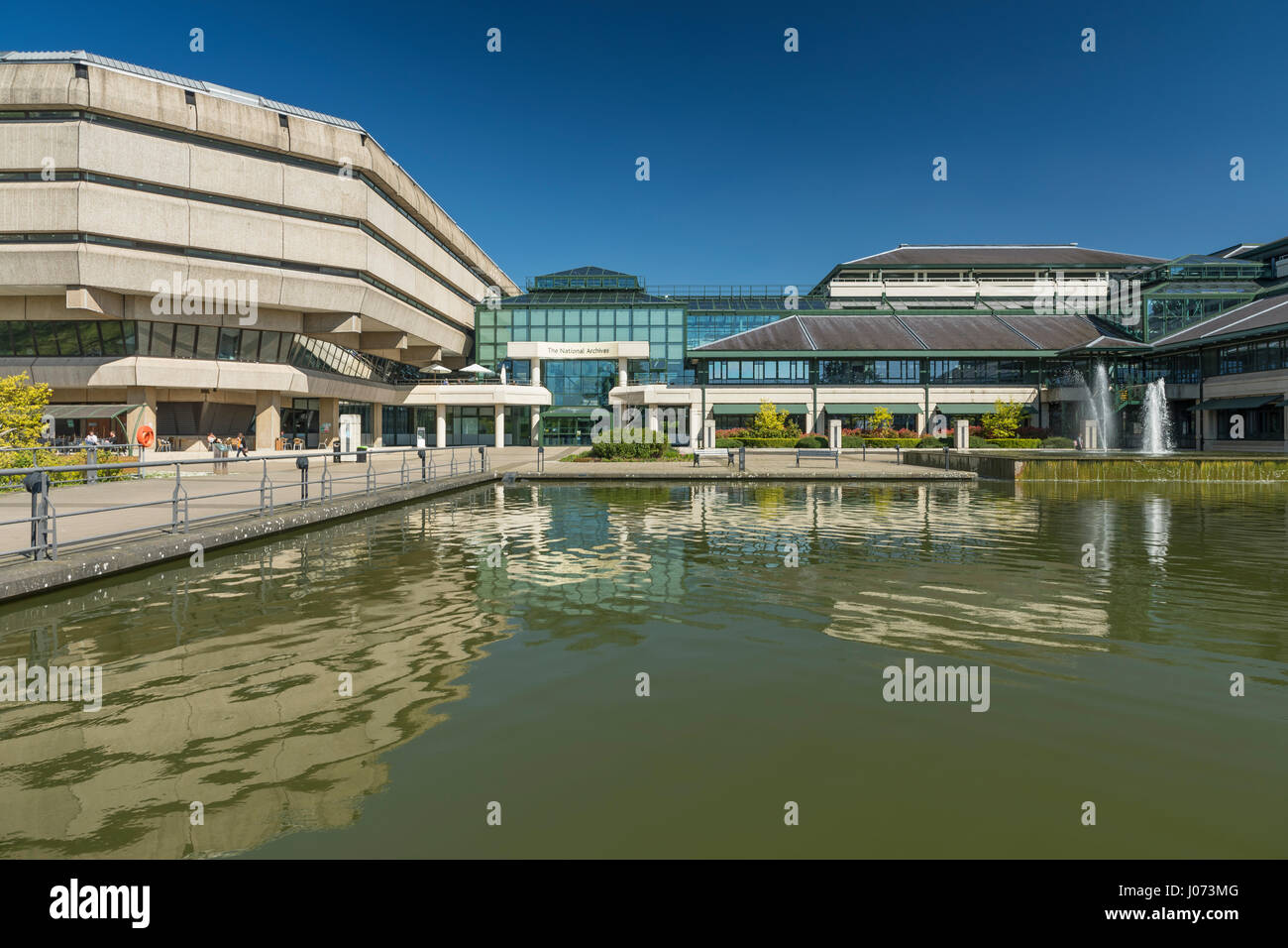 Un extérieur de l'édifice des archives nationales de Kew. les archives nationales sont l'archive officielle et l'éditeur pour le gouvernement britannique. Banque D'Images