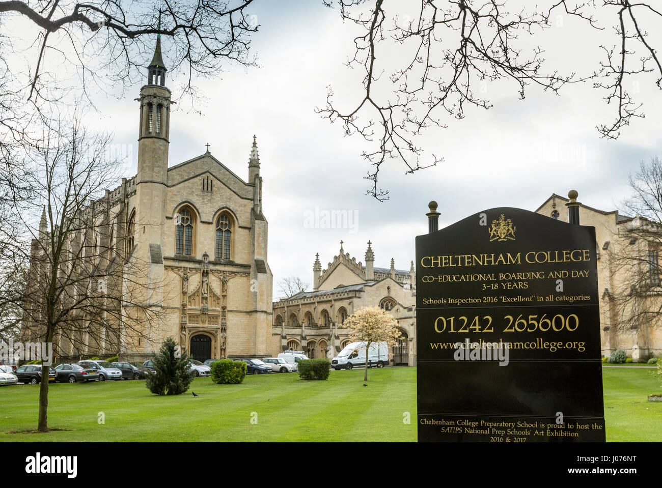 Cheltenham College sign et l'extérieur Banque D'Images