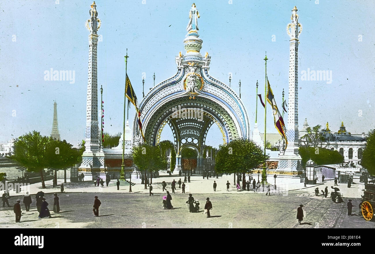 L'entrée Concorde capture l'entrée emblématique de la place de la Concorde à Paris. La scène historique dépeint la grandiose de cette grande place parisienne, connue pour son architecture monumentale et son importance historique. Banque D'Images