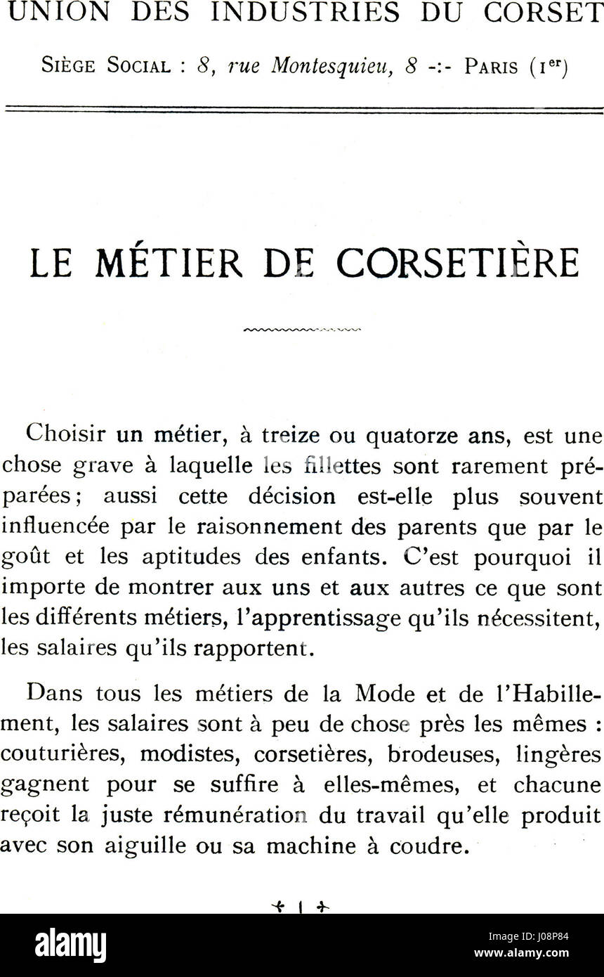 'Four-in-Hand' de Chelmonski représente une calèche tirée par des chevaux, mettant en valeur la méthode de transport traditionnelle de la fin du XIXe siècle. L’accent mis par Chelmonski sur les détails réalistes et le paysage rural reflète son habileté à capturer des figures humaines et animales dans des milieux naturels, soulignant l’importance des véhicules tirés par des chevaux dans la vie quotidienne pendant cette période. Banque D'Images