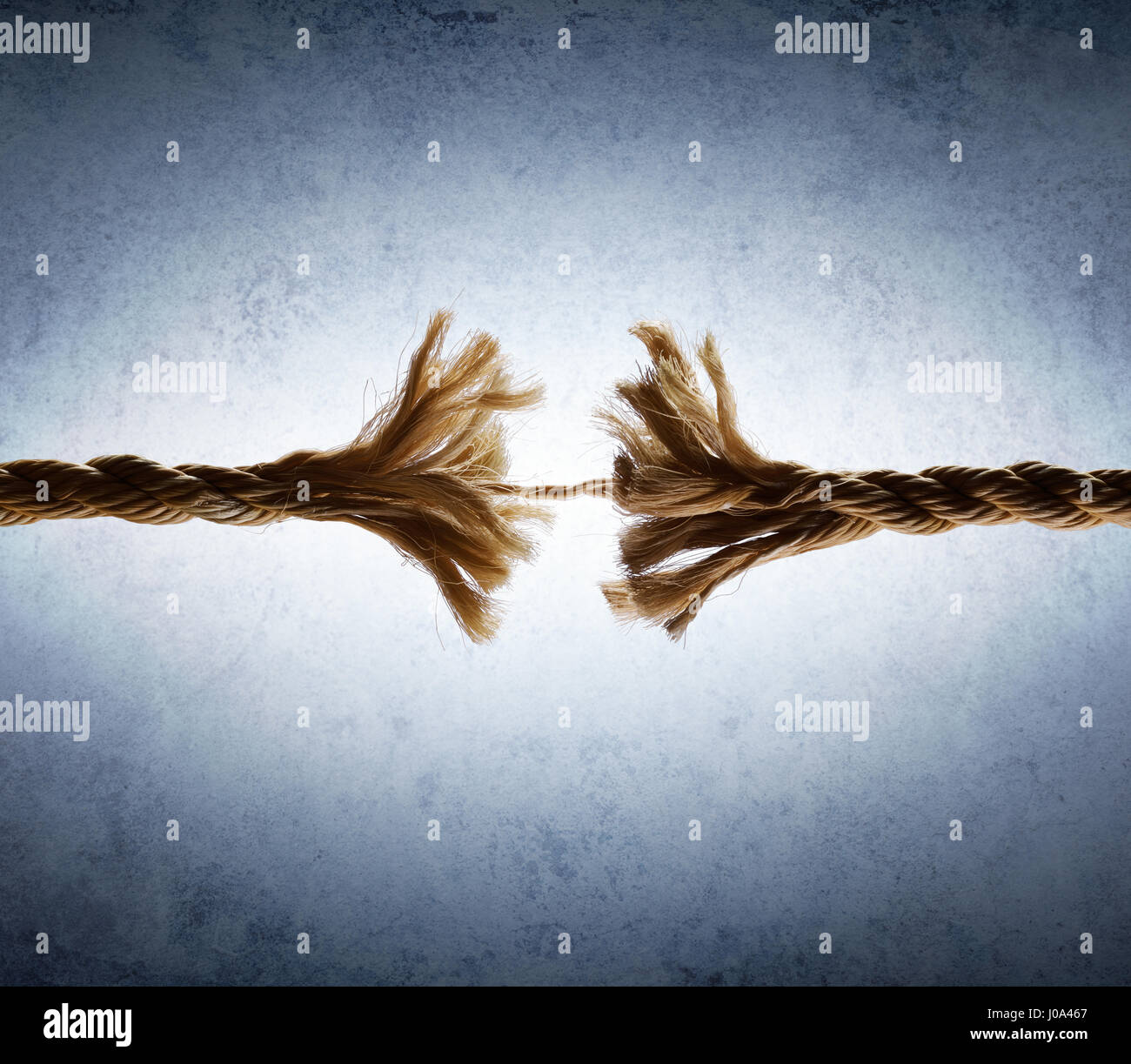 Corde effilochée en tension - risque de rupture Banque D'Images