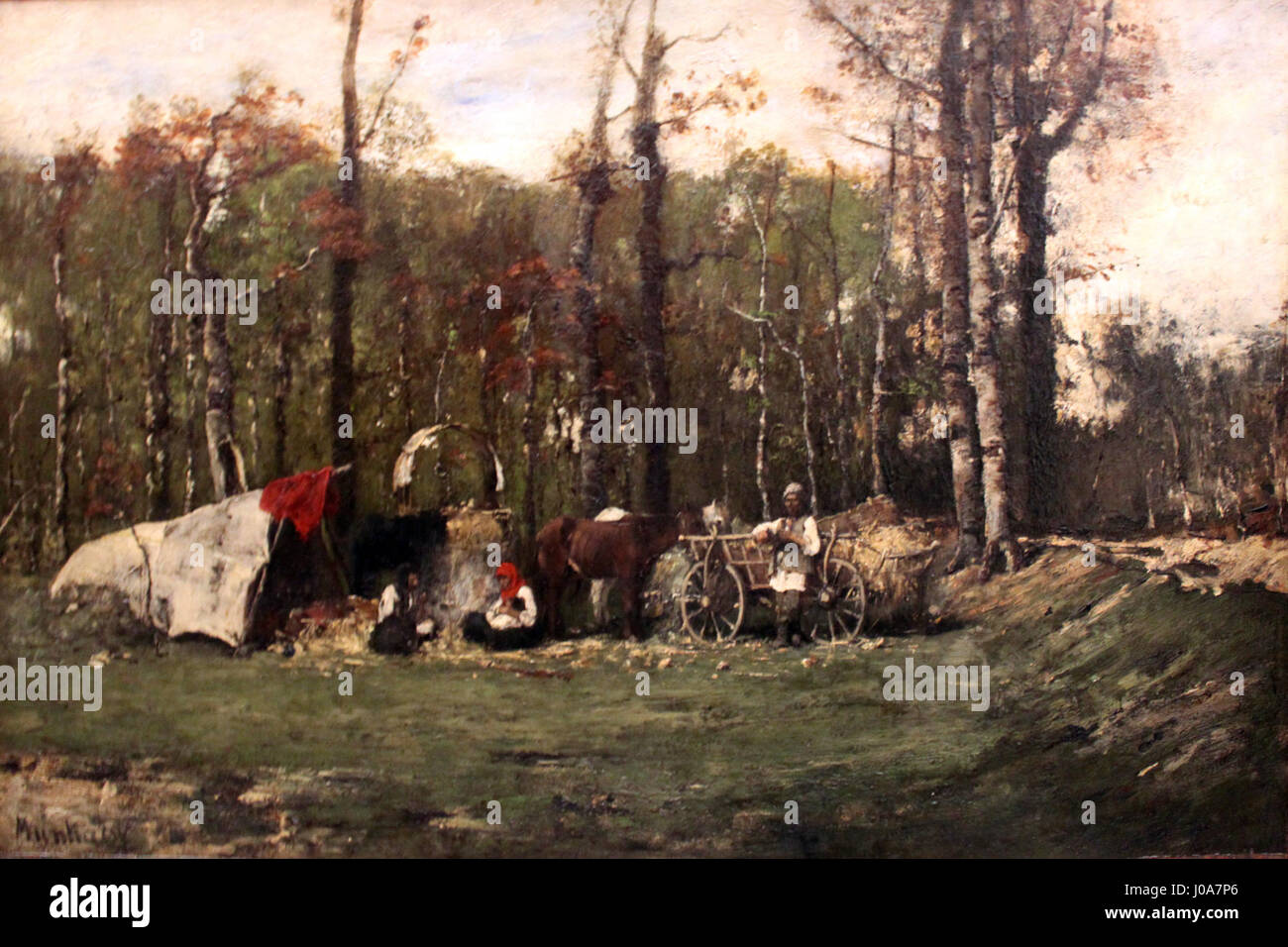 Le Zigeunerlager (camp gitan) de Mihály Munkácsy de 1873 représente un camp tsigane nomade avec beaucoup de réalisme, mettant en valeur les modes de vie du peuple rom au XIXe siècle. La pièce met en valeur leurs traditions, leurs vêtements et l’énergie vibrante du camp, reflétant l’habileté de Munkácsy à dépeindre des figures et des cultures humaines dans des décors détaillés et dramatiques. Banque D'Images