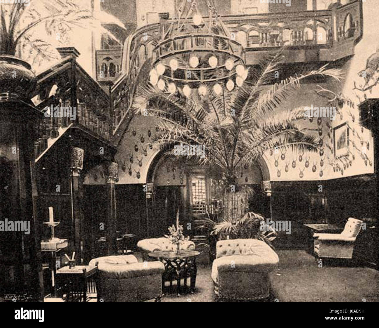 Le château de Léva-Schöeller, détaillé dans la série 'Borovszky', présente l'architecture hongroise et l'histoire. L’œuvre met en évidence les subtilités de cette structure historique, soulignant son importance culturelle. Banque D'Images