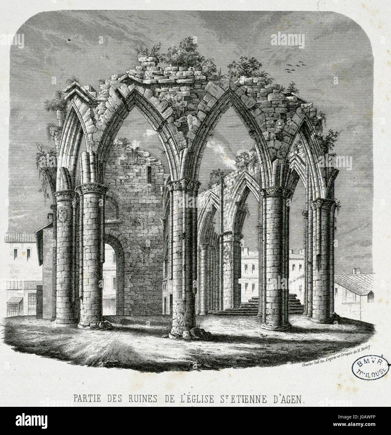 Cette image représente les ruines de la cathédrale Saint-Étienne d'Agen, en France, mettant en évidence les vestiges de l'architecture gothique. L'œuvre souligne l'importance historique du site et l'art de la construction médiévale. Banque D'Images