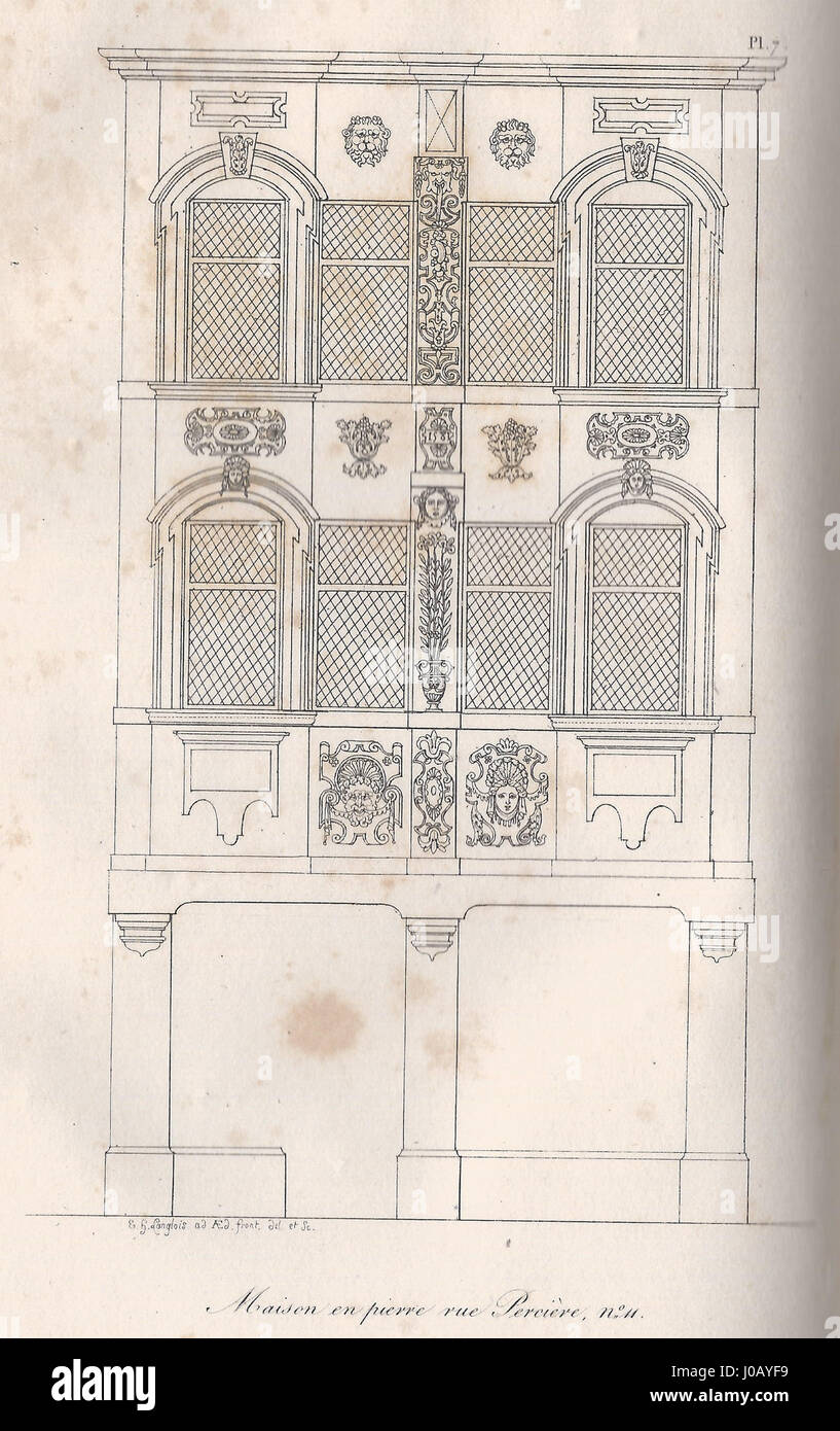 Une maison en pierre sur la rue Percière, probablement en France, mettant en valeur l'architecture traditionnelle française en pierre. Ce bâtiment reflète les méthodes de construction historiques et les styles régionaux. Banque D'Images