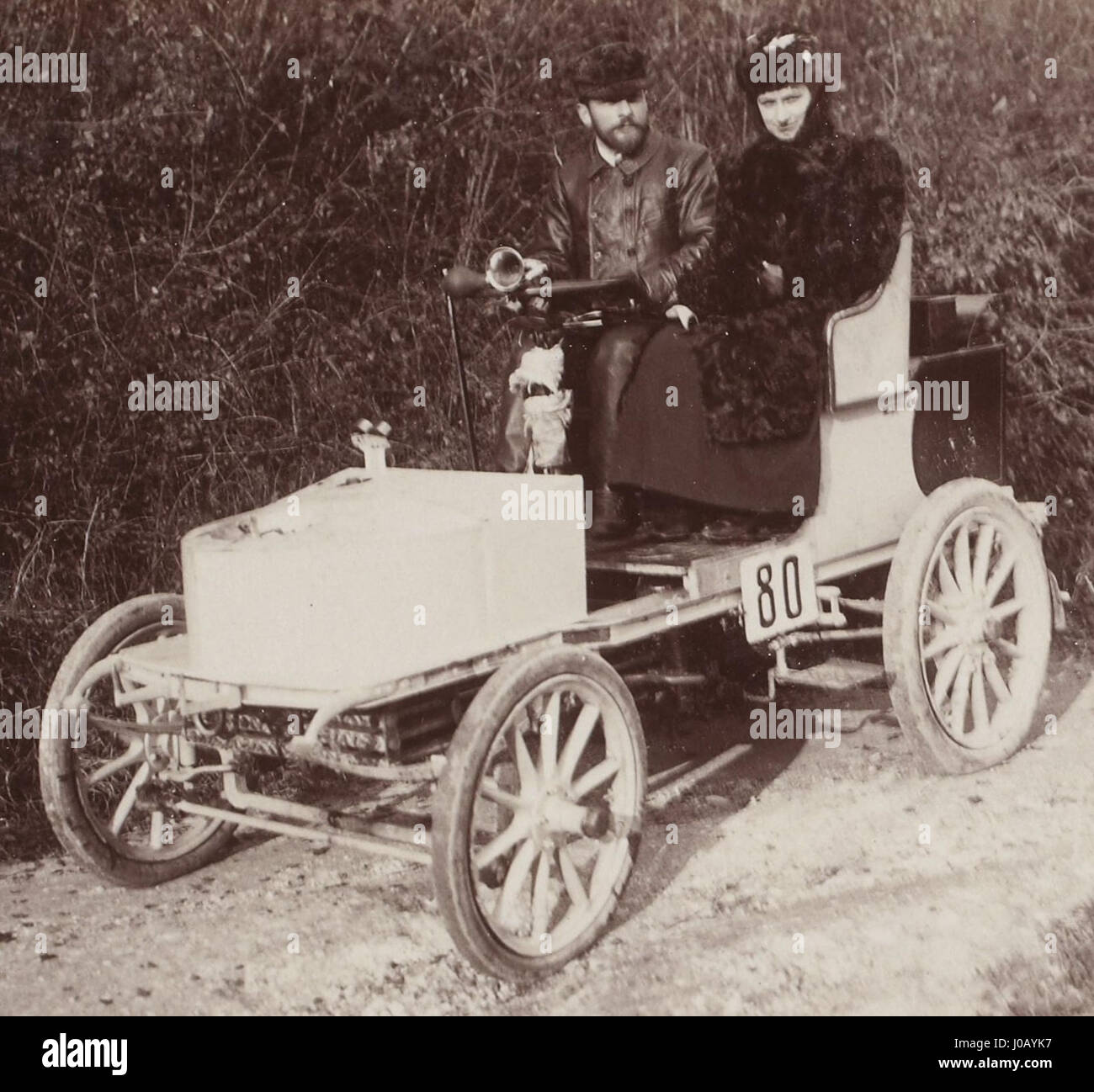 Après Léon Serpollet fils notice du monde de vitesse en avril 1902, l'avec madame Banque D'Images