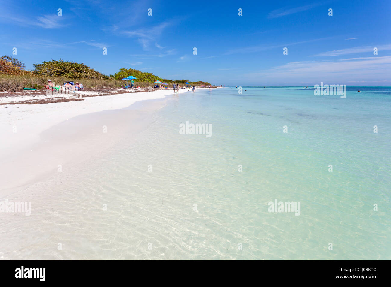 Bahia Honda, FL, USA - Le 16 mars 2017 : Très belle plage de sable blanc du Bahia Honda key state park. Florida Keys, United States Banque D'Images