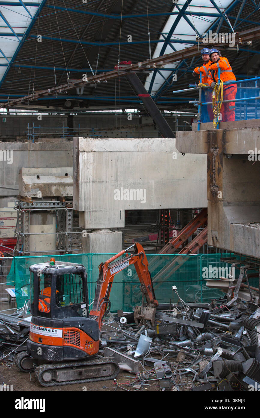 L'ancien terminal Eurostar de la gare de Waterloo est un £800m au réaménagement de la station la plus animée de la Grande-Bretagne s'étendant de 1 à 4 plates-formes, London, UK Banque D'Images