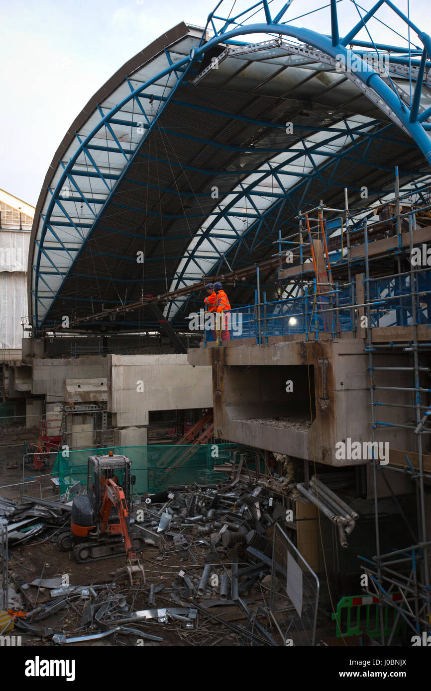 L'ancien terminal Eurostar de la gare de Waterloo est un £800m au réaménagement de la station la plus animée de la Grande-Bretagne s'étendant de 1 à 4 plates-formes, London, UK Banque D'Images