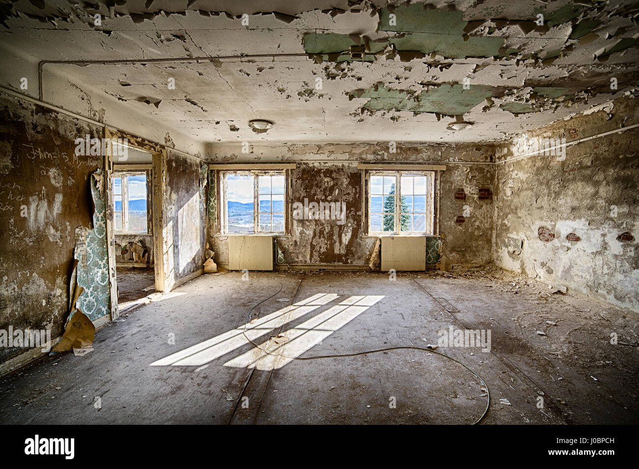 L'ancien hôpital psychiatrique abandonné et lier en Norvège. L'hôpital a été fermée depuis 1986 et est connu pour sa sombre histoire. Banque D'Images