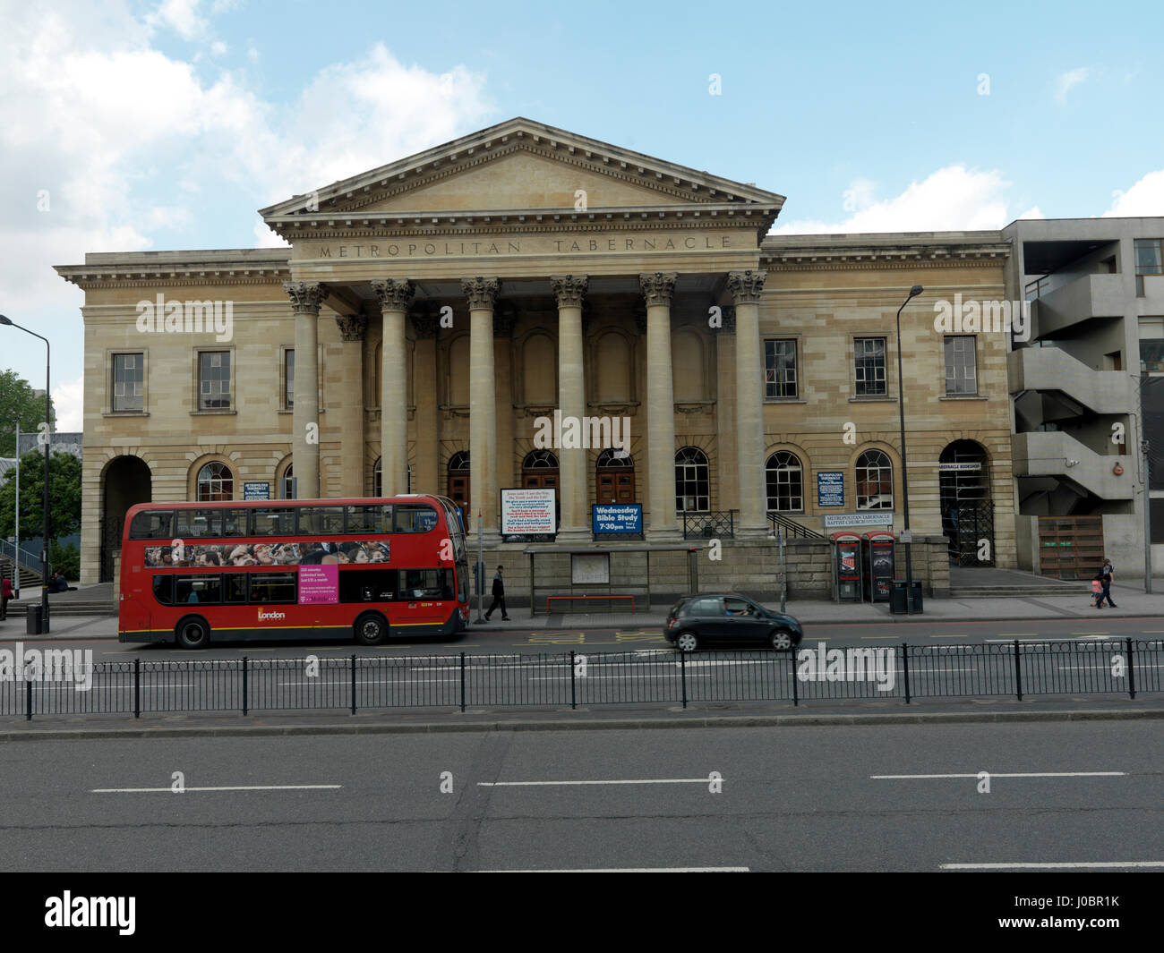 Southwark London Bus Angleterre à l'extérieur de la Metropolitan Tabernacle Banque D'Images