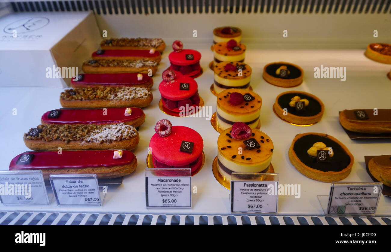 Maison Kayser Paris, une pâtisserie française dans le centre du quartier historique de la ville de Mexico, Mexique. Banque D'Images