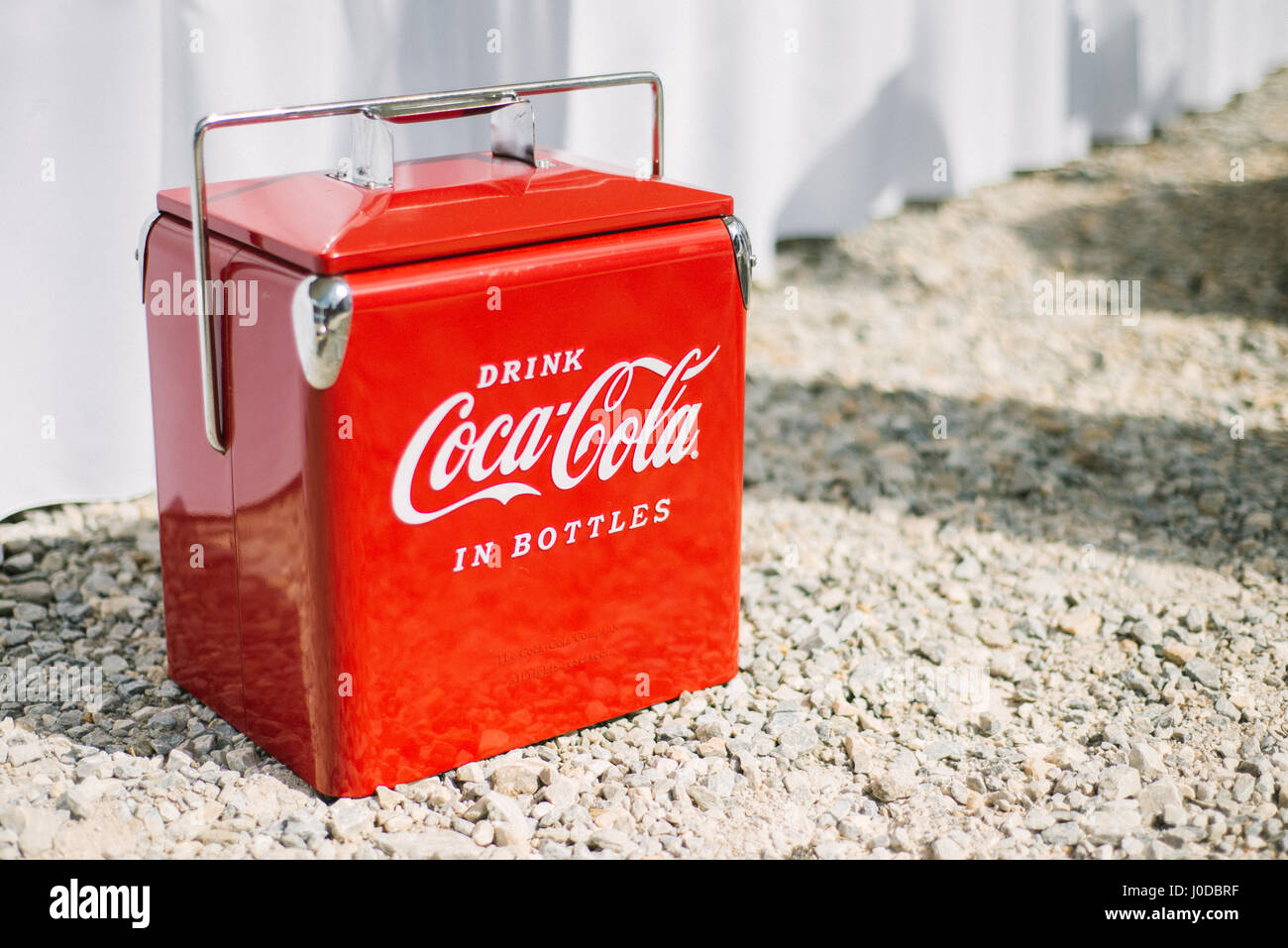 Vintage coca cola cooler Banque de photographies et d'images à haute  résolution - Alamy