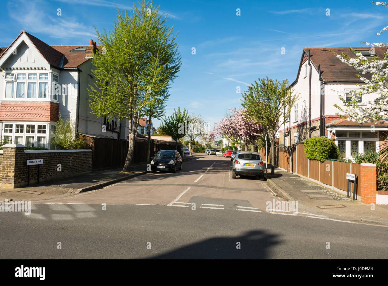 Les rues de banlieue tranquille dans Barnes, SW London, England, UK Banque D'Images