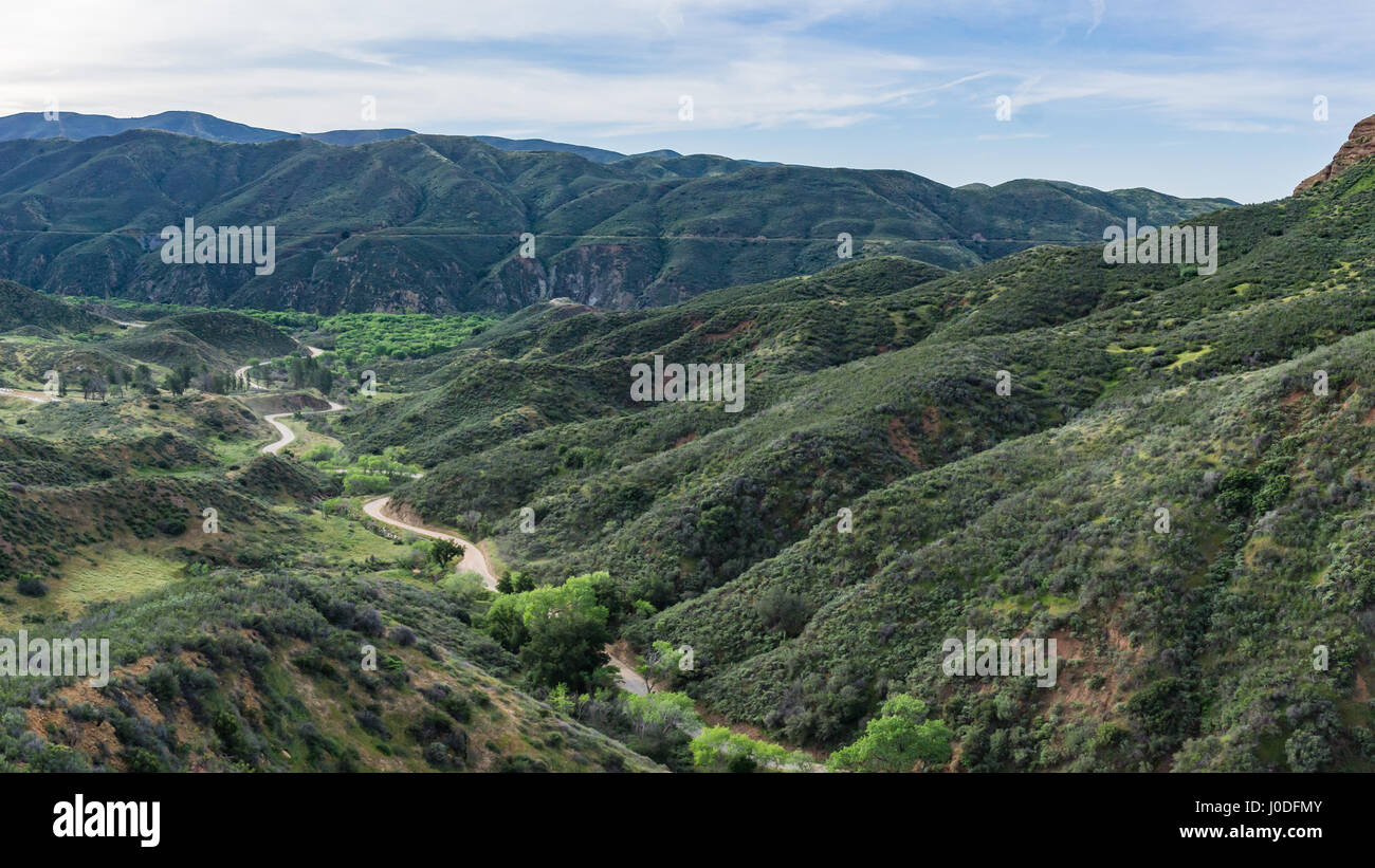 Route de terre dans le sud de la californie Hills près de angeles national forest. Banque D'Images