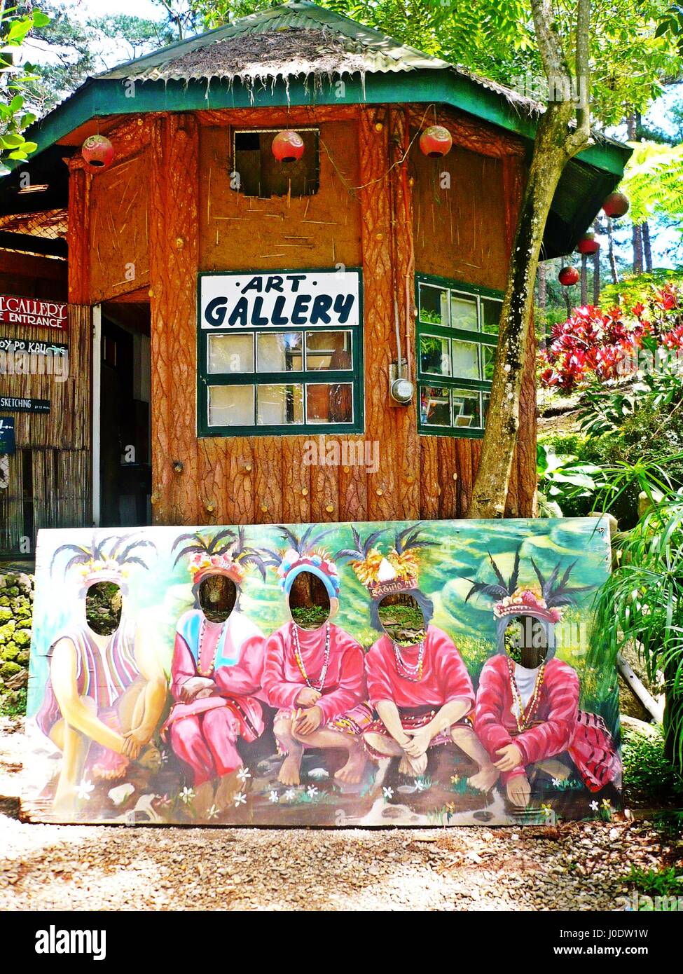 Façade d'une petite galerie d'art dans la ville de Baguio, Philippines Banque D'Images