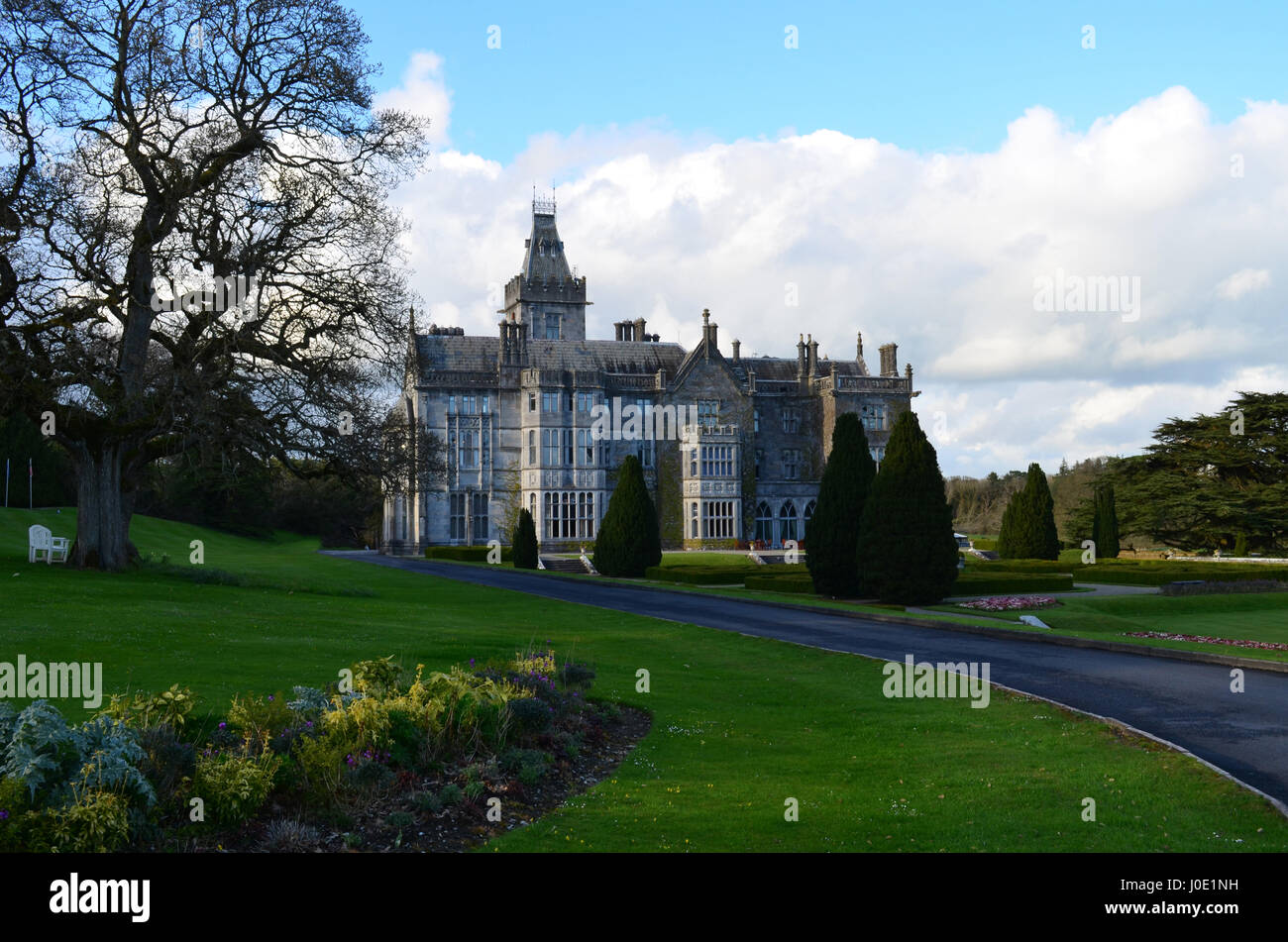 Terrains entourant l'Adare Manor dans le comté de Limerick. Banque D'Images