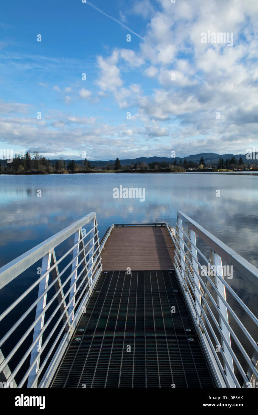 À partir de l'embarcation à quai à Cheadle Lake, au Liban, ou Banque D'Images