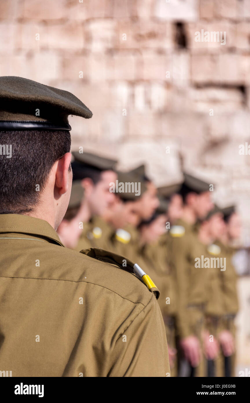 Les soldats des FDI inauguration au Mur occidental (Israël) Banque D'Images