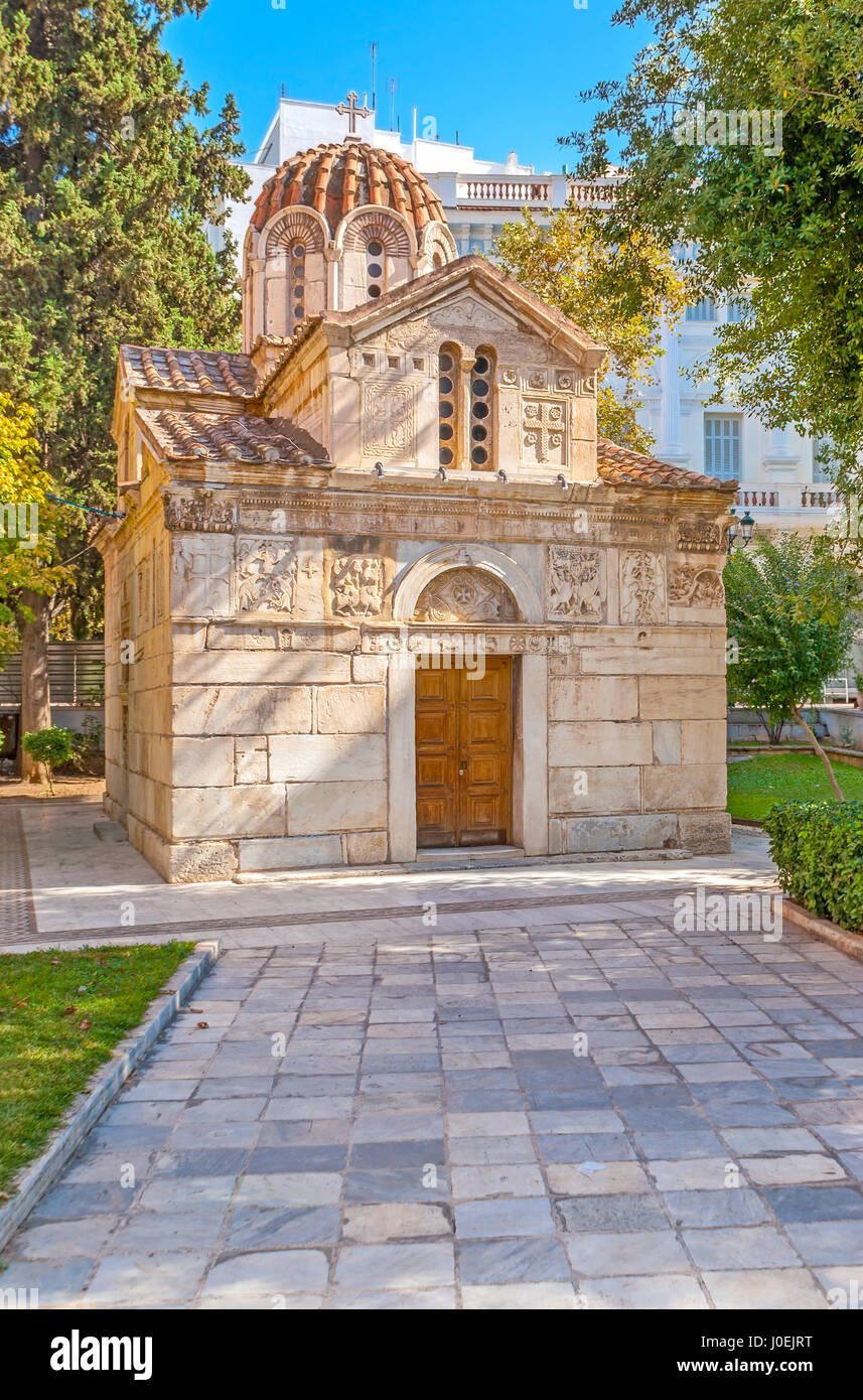 La petite chapelle située à côté de la Cathédrale Métropolitaine d'Athènes, Grèce Banque D'Images