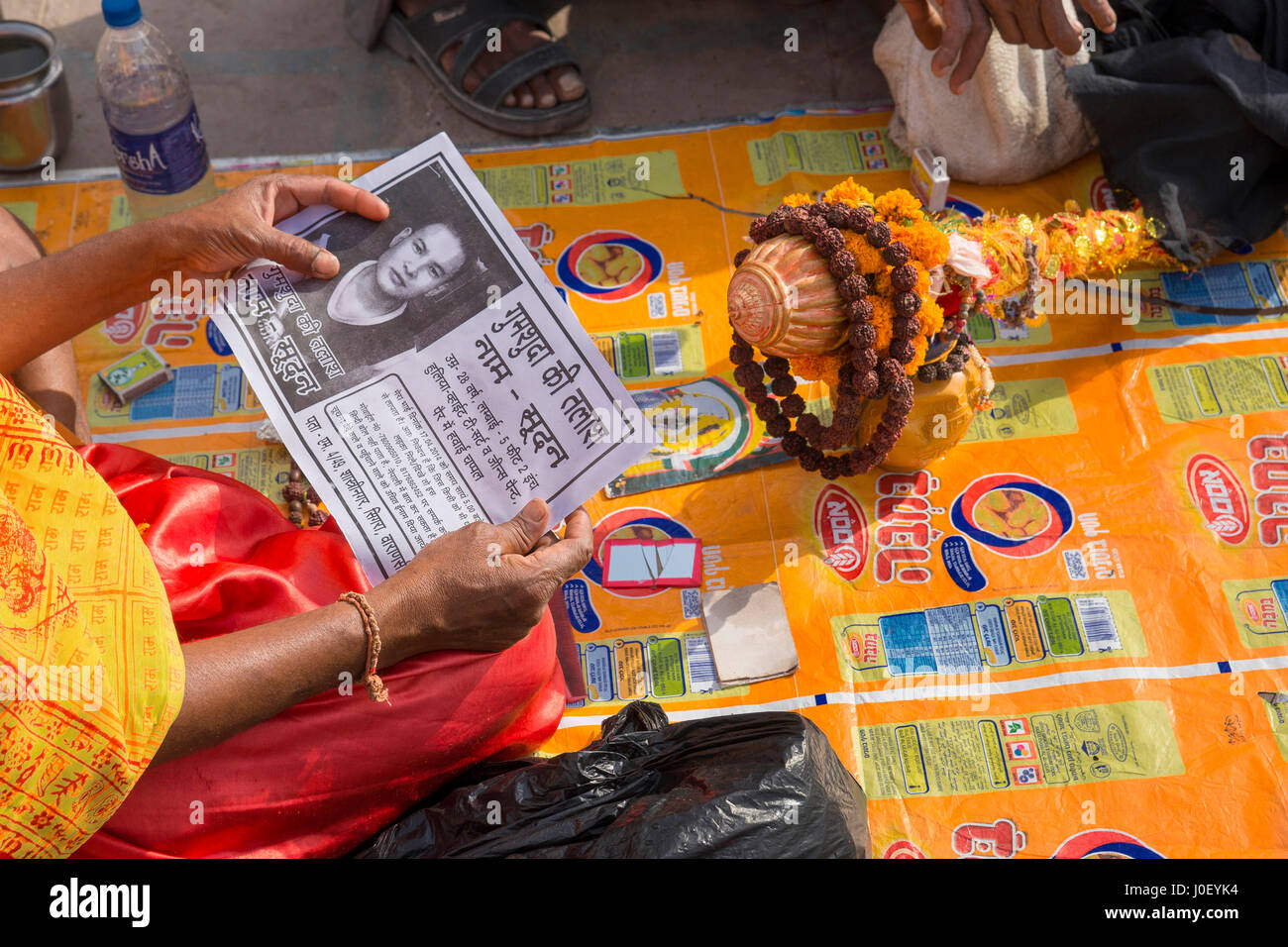 Avis de recherche, Varanasi, Uttar Pradesh, Inde, Asie Banque D'Images