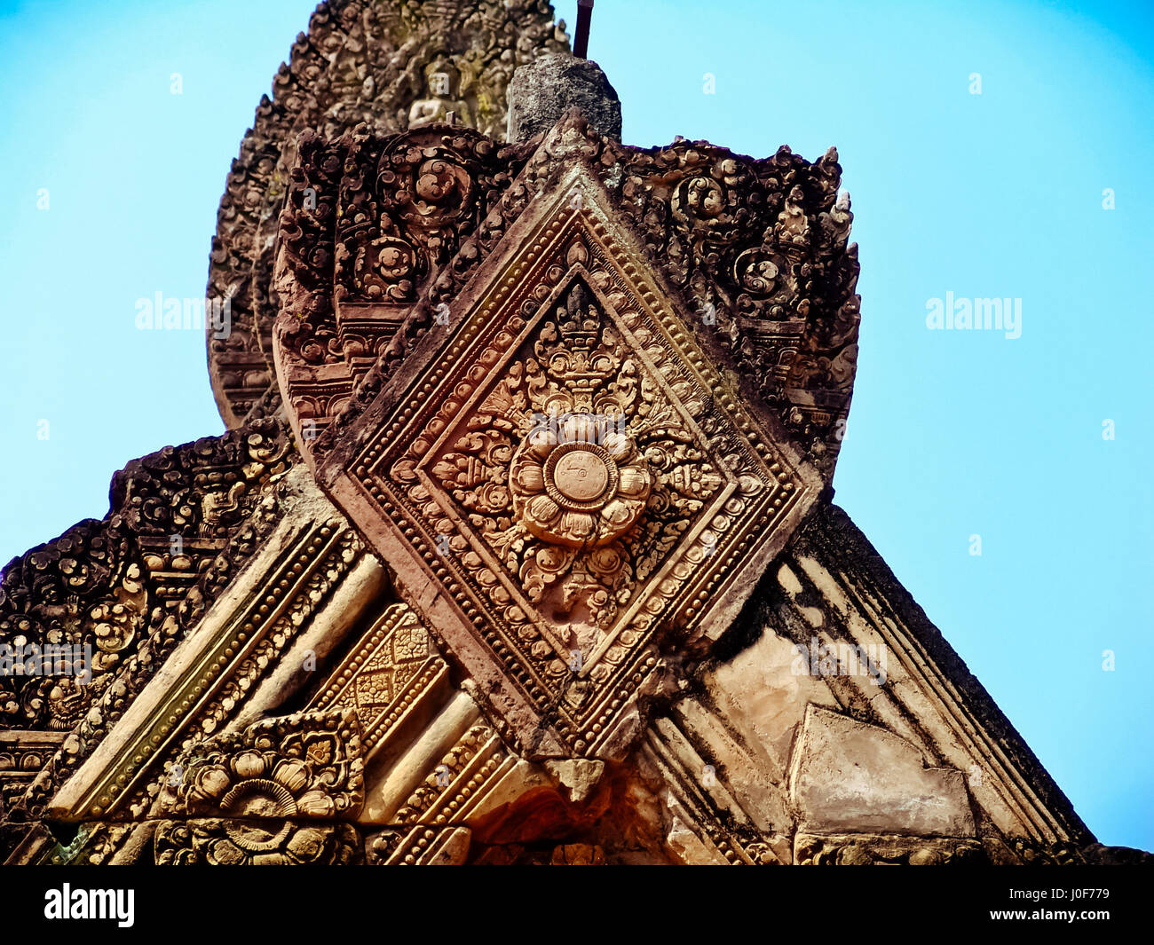 Angkor Wat - belles sculptures, bas-reliefs du Temple de Banteay Srei Banque D'Images