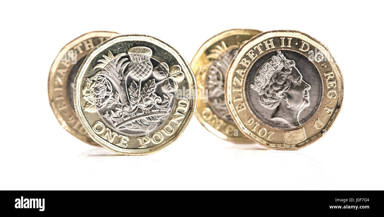 SWINDON, Royaume-Uni - 06 avril 2017 : 4 Nouvelle pièces sur un fond blanc Banque D'Images